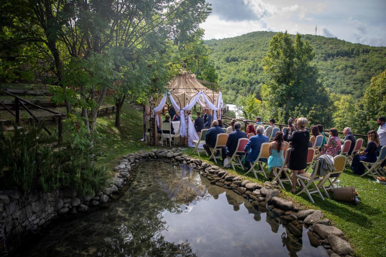 Pensjonat Borgo Casale Albareto  Zewnętrze zdjęcie